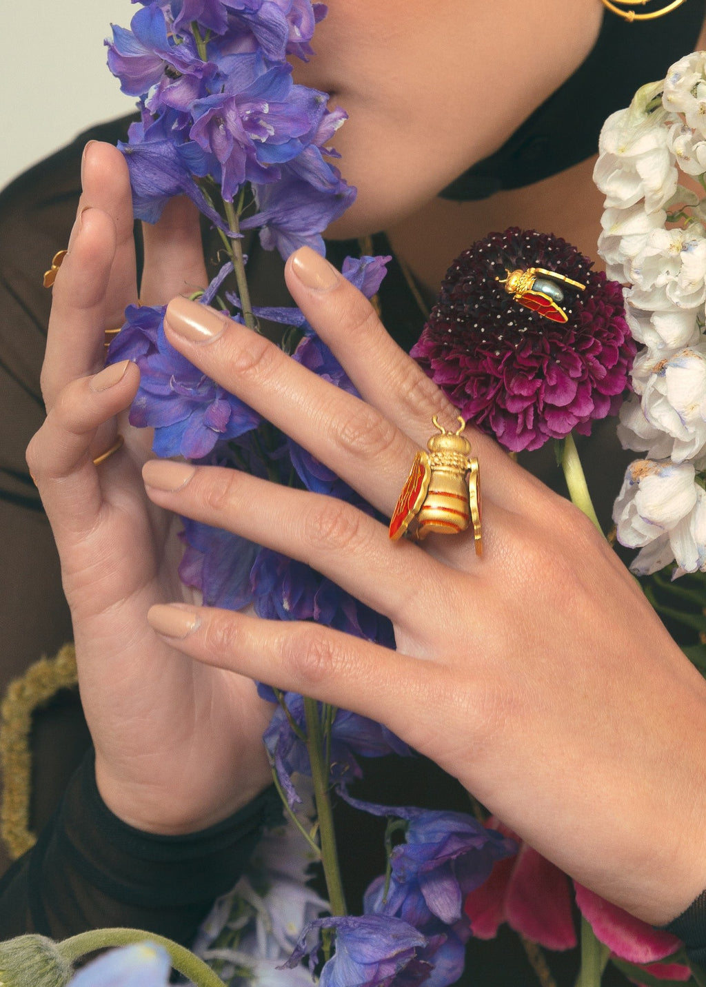 Ring Queen Bee Ultravioleta